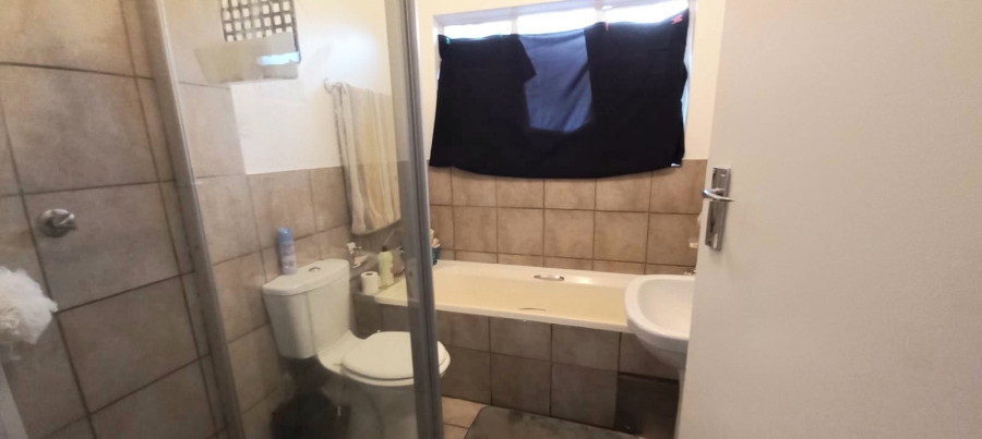 2 Bedroom Property for Sale in Vaalpark Free State